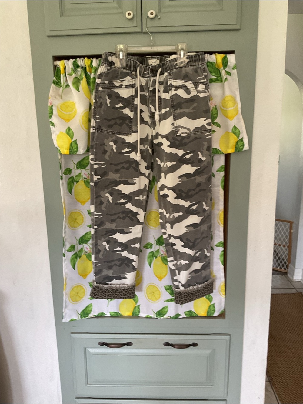 Easel camo pants